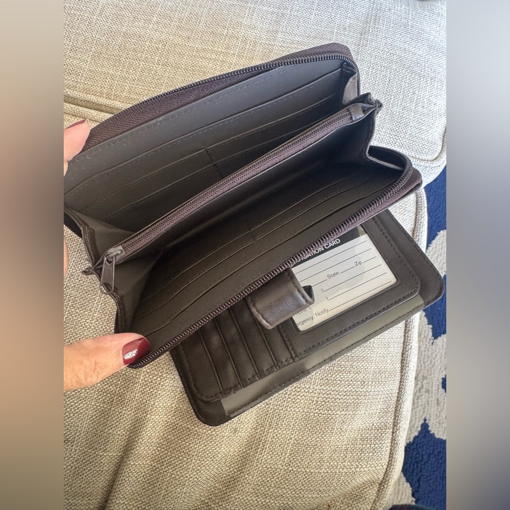 Brown leather Wallet corner zip new - Picture 2 of 8
